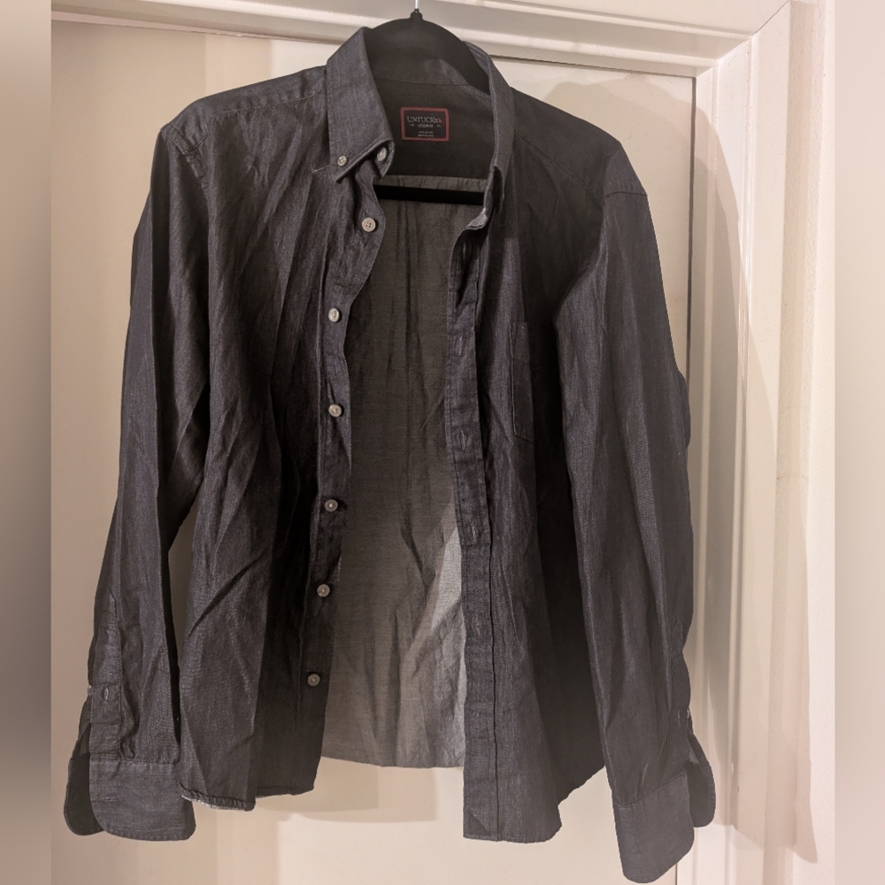 Untuckit Black Button-Up Shirt Medium